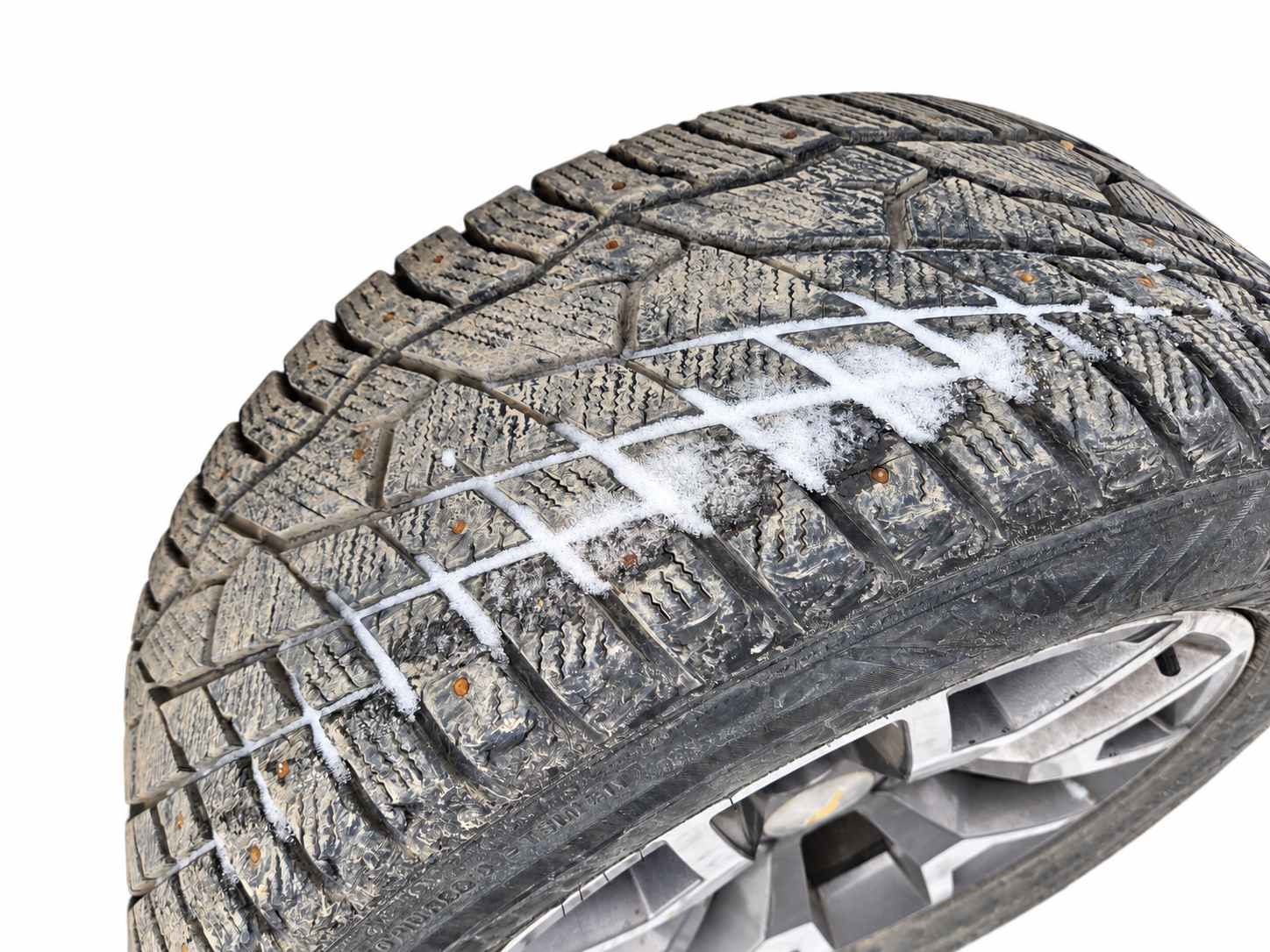 2012 Chevrolet Silverado 1500 20-Inch Wheels with 275/55R20 Studded Winter Tires